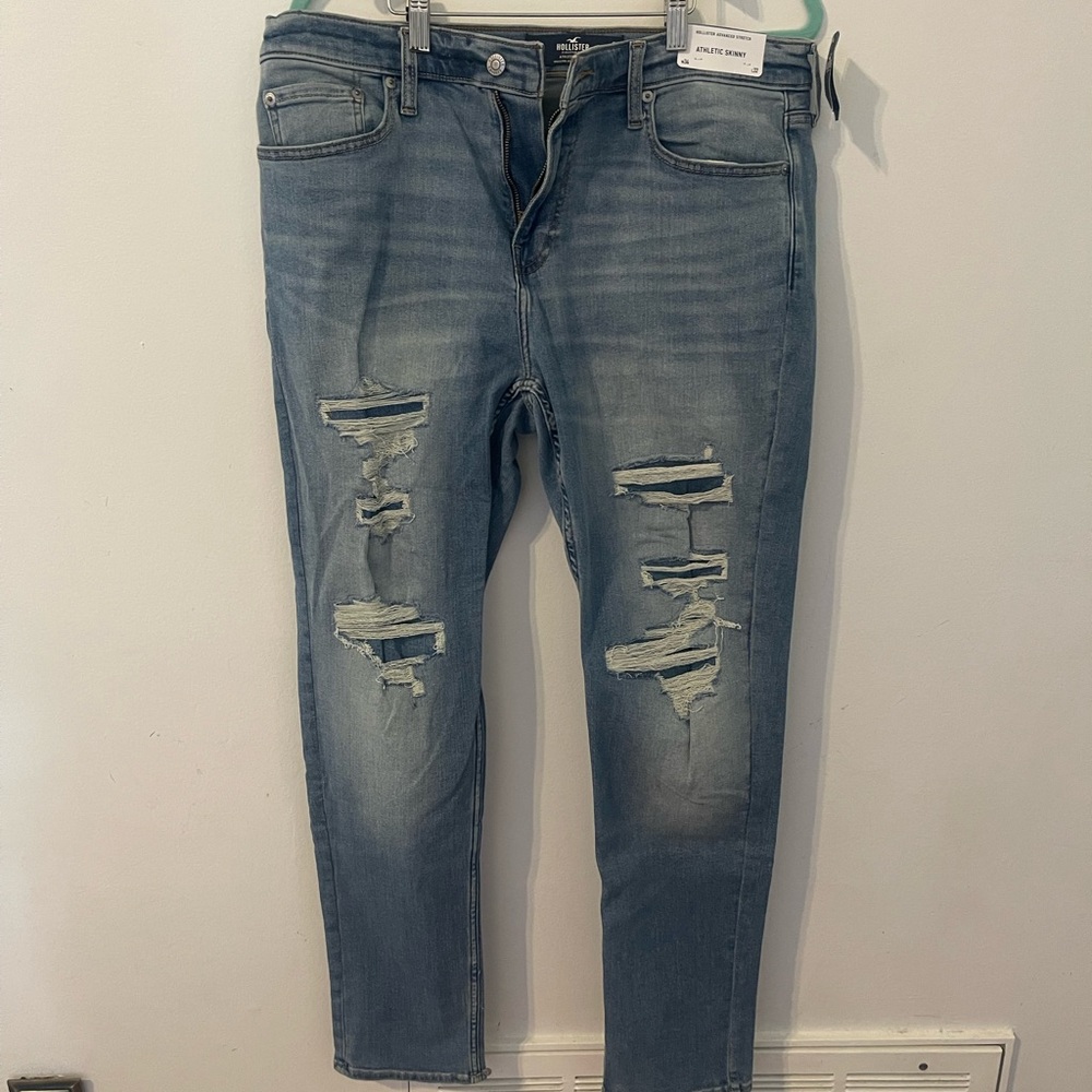 NWT Men’s Hollister distressed jeans